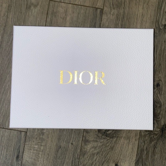 Dior White Box w/ Paper and Ribbon - Picture 2 of 6